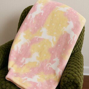 Children's Fleece Blanket With Unicorns Soft Fluffy Blanket Size: 82x62 inch